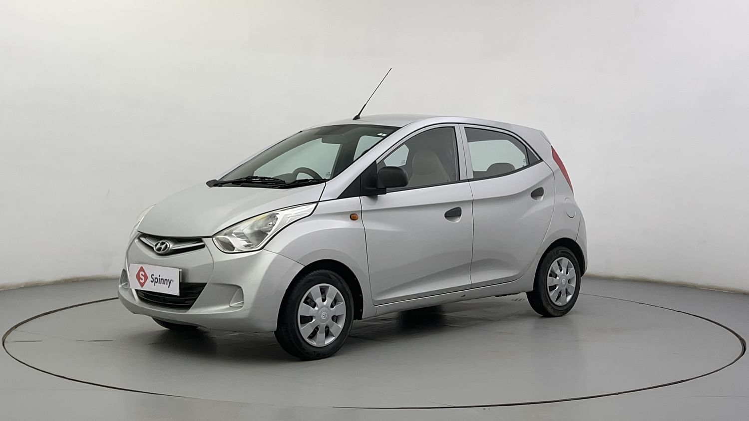 LEFT FRONT CORNER VIEW