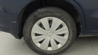 Used 2018 Maruti Suzuki Ertiga [2015-2018] VXI AT Petrol Automatic tyres RIGHT REAR TYRE RIM VIEW