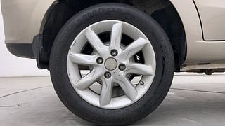 Used 2016 Tata Zest [2014-2019] XT Petrol Petrol Manual tyres RIGHT REAR TYRE RIM VIEW