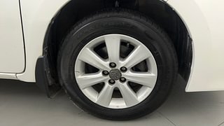 Used 2014 Toyota Corolla Altis [2014-2017] G Petrol Petrol Manual tyres RIGHT FRONT TYRE RIM VIEW