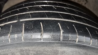 Used 2017 Maruti Suzuki Baleno [2015-2019] Zeta Petrol Petrol Manual tyres LEFT FRONT TYRE TREAD VIEW