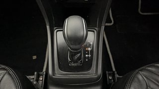 Used 2020 Maruti Suzuki Vitara Brezza [2018-2020] ZDI PLUS AT Dual Tone Diesel Automatic interior GEAR  KNOB VIEW