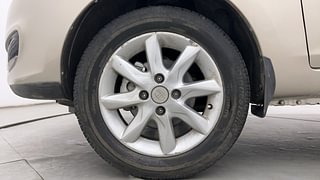 Used 2016 Tata Zest [2014-2019] XT Petrol Petrol Manual tyres LEFT FRONT TYRE RIM VIEW