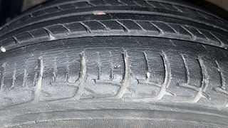 Used 2018 Maruti Suzuki Ertiga [2015-2018] VXI AT Petrol Automatic tyres LEFT FRONT TYRE TREAD VIEW