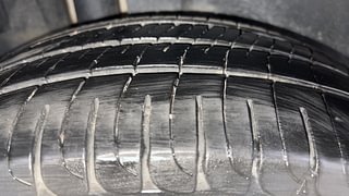 Used 2015 Maruti Suzuki Ertiga [2012-2015] Vxi Petrol Manual tyres RIGHT REAR TYRE TREAD VIEW