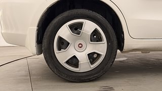 Used 2015 Maruti Suzuki Ertiga [2012-2015] Vxi Petrol Manual tyres RIGHT REAR TYRE RIM VIEW