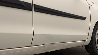 Used 2015 Maruti Suzuki Ertiga [2012-2015] Vxi Petrol Manual dents MINOR DENT