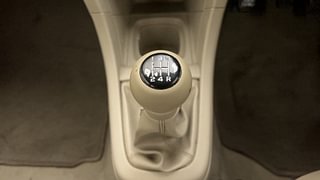Used 2015 Maruti Suzuki Ertiga [2012-2015] Vxi Petrol Manual interior GEAR  KNOB VIEW