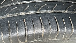 Used 2012 Maruti Suzuki Wagon R 1.0 [2010-2019] LXi Petrol Manual tyres RIGHT REAR TYRE TREAD VIEW