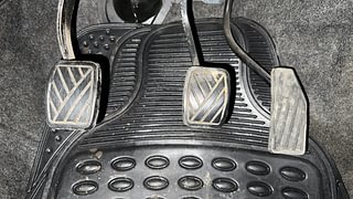 Used 2012 Maruti Suzuki Wagon R 1.0 [2010-2019] LXi Petrol Manual interior PEDALS VIEW