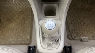 Used 2017 Maruti Suzuki Swift Dzire VDI Diesel Manual interior GEAR  KNOB VIEW