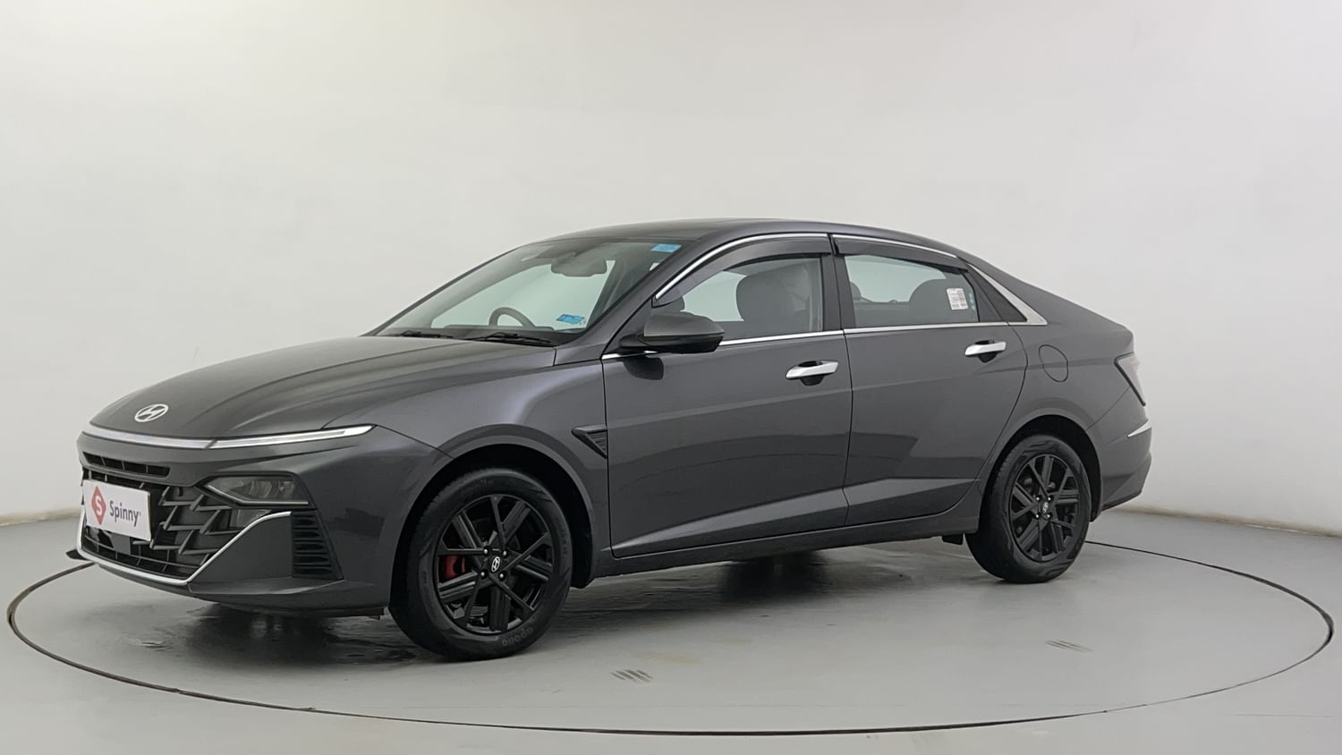 LEFT FRONT CORNER VIEW