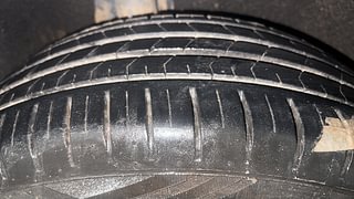 Used 2016 Maruti Suzuki Baleno [2015-2019] Zeta Petrol Petrol Manual tyres RIGHT REAR TYRE TREAD VIEW