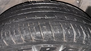 Used 2018 Renault Duster [2015-2019] 110 PS RXZ 4X2 AMT Diesel Automatic tyres RIGHT FRONT TYRE TREAD VIEW