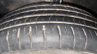 Used 2016 Maruti Suzuki Baleno [2015-2019] Zeta Petrol Petrol Manual tyres LEFT FRONT TYRE TREAD VIEW