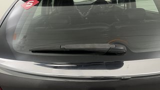 Used 2016 Maruti Suzuki Baleno [2015-2019] Zeta Petrol Petrol Manual top_features Rear wiper