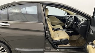 Used 2017 Honda City [2017-2020] VX CVT Petrol Automatic interior RIGHT SIDE FRONT DOOR CABIN VIEW