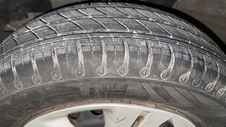 Used 2022 Renault Kwid RXL Petrol Manual tyres LEFT FRONT TYRE TREAD VIEW