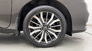 Used 2017 Honda City [2017-2020] VX CVT Petrol Automatic tyres RIGHT FRONT TYRE RIM VIEW