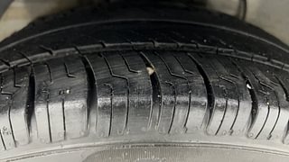 Used 2018 Hyundai Elite i20 [2018-2020] Sportz 1.2 CNG (Outside fitted) Petrol+cng Manual tyres RIGHT REAR TYRE TREAD VIEW