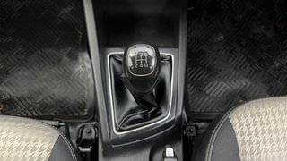 Used 2018 Hyundai Elite i20 [2018-2020] Sportz 1.2 CNG (Outside fitted) Petrol+cng Manual interior GEAR  KNOB VIEW