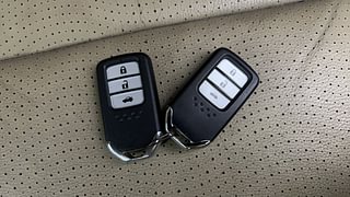 Used 2017 Honda City [2017-2020] VX CVT Petrol Automatic extra CAR KEY VIEW