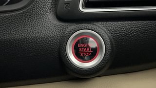 Used 2022 Honda Amaze 1.2 VX i-VTEC Petrol Manual top_features Keyless start