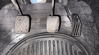 Used 2016 Maruti Suzuki Baleno [2015-2019] Alpha Petrol Petrol Manual interior PEDALS VIEW