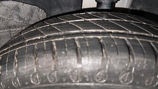 Used 2022 renault Kwid 1.0 RXT Opt Petrol Manual tyres RIGHT FRONT TYRE TREAD VIEW