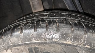 Used 2022 renault Kwid 1.0 RXT Opt Petrol Manual tyres RIGHT REAR TYRE TREAD VIEW