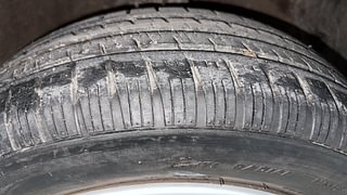 Used 2019 Hyundai Grand i10 [2017-2020] Magna 1.2 Kappa VTVT CNG Petrol+cng Manual tyres RIGHT FRONT TYRE TREAD VIEW