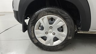 Used 2022 renault Kwid 1.0 RXT Opt Petrol Manual tyres RIGHT REAR TYRE RIM VIEW