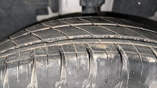 Used 2022 renault Kwid 1.0 RXT Opt Petrol Manual tyres LEFT FRONT TYRE TREAD VIEW