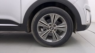 Used 2017 Hyundai Creta [2015-2018] 1.6 SX Plus Auto Petrol Petrol Automatic tyres RIGHT FRONT TYRE RIM VIEW
