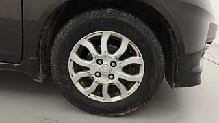 Used 2015 Honda Amaze 1.2 VX (O) Petrol Manual tyres RIGHT FRONT TYRE RIM VIEW