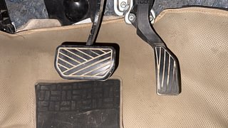 Used 2021 Maruti Suzuki Ciaz Alpha AT Petrol Petrol Automatic interior PEDALS VIEW