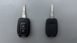 Used 2022 Renault Triber RXL Petrol Manual extra CAR KEY VIEW