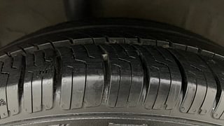 Used 2020 Honda Amaze [2018-2021] 1.2 V i-VTEC Petrol Manual tyres RIGHT REAR TYRE TREAD VIEW