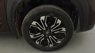 Used 2021 Renault Kiger RXZ MT Petrol Manual tyres RIGHT FRONT TYRE RIM VIEW
