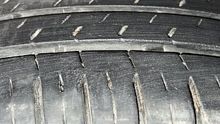 Used 2021 maruti-suzuki Dzire ZXI Petrol Manual tyres RIGHT REAR TYRE TREAD VIEW