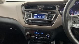 Used 2016 Hyundai Elite i20 [2014-2018] Sportz 1.2 Petrol Manual top_features Integrated (in-dash) music system