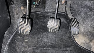 Used 2021 renault Kwid 1.0 RXT Opt Petrol Manual interior PEDALS VIEW