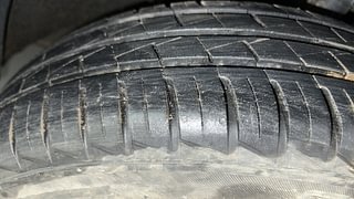 Used 2021 renault Kwid 1.0 RXT Opt Petrol Manual tyres RIGHT FRONT TYRE TREAD VIEW