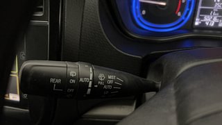 Used 2018 maruti-suzuki Vitara Brezza ZDi Plus AGS Diesel Automatic top_features Rain sensing wipers
