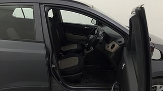Used 2013 Hyundai Grand i10 [2013-2017] Sportz 1.2 Kappa VTVT Petrol Manual interior RIGHT SIDE FRONT DOOR CABIN VIEW