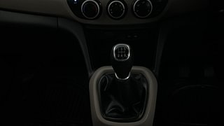 Used 2013 Hyundai Grand i10 [2013-2017] Sportz 1.2 Kappa VTVT Petrol Manual interior GEAR  KNOB VIEW