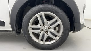 Used 2021 Renault Triber RXZ Petrol Manual tyres RIGHT FRONT TYRE RIM VIEW