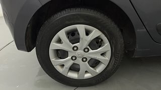 Used 2013 Hyundai Grand i10 [2013-2017] Sportz 1.2 Kappa VTVT Petrol Manual tyres RIGHT REAR TYRE RIM VIEW