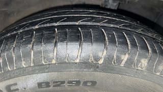 Used 2013 Hyundai Grand i10 [2013-2017] Sportz 1.2 Kappa VTVT Petrol Manual tyres RIGHT FRONT TYRE TREAD VIEW
