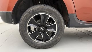 Used 2016 Renault Duster [2015-2019] 85 PS RXS MT Diesel Manual tyres RIGHT REAR TYRE RIM VIEW